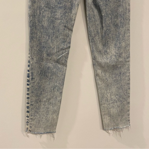 RSQ 90s Acid Wash Vintage Mom Skinny Denim Jeans - Picture 6 of 11